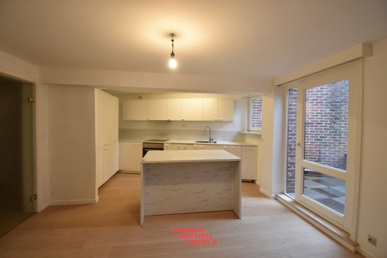 Prachtig appartement te huur in hartje Brugge! foto {{pictureIndex}}