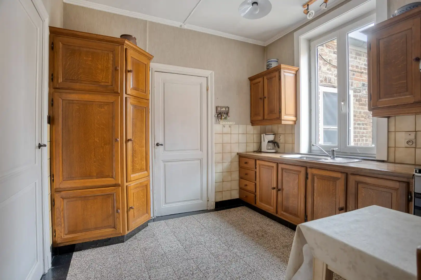 Hoevewoning met binnenkoer en grote opslagruimte te Heers-Vechmaal foto 11