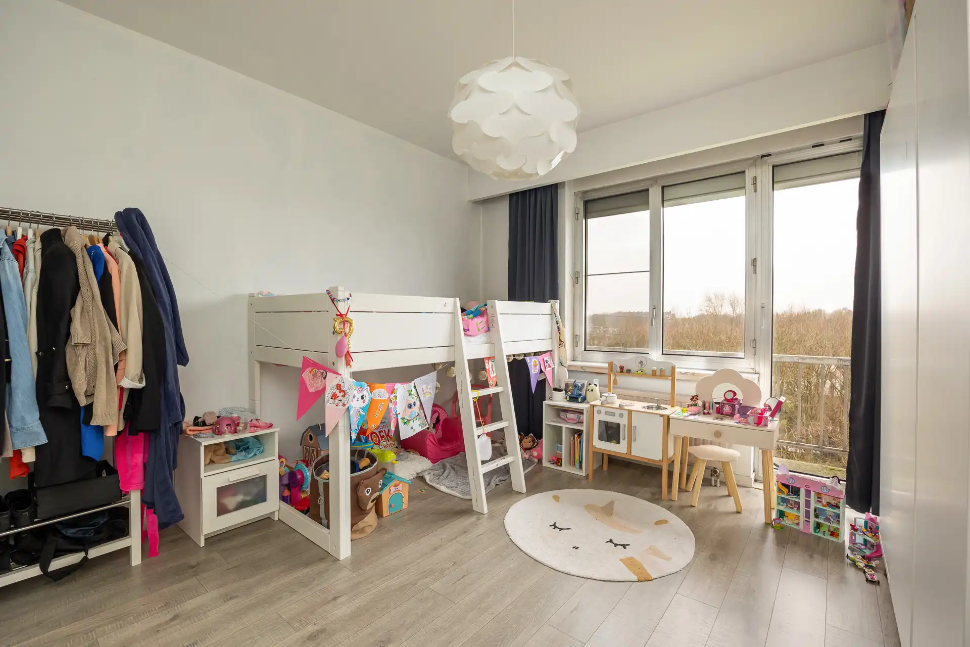 Ruim 2slpk-app. met vergezicht met kelder en parking foto 17