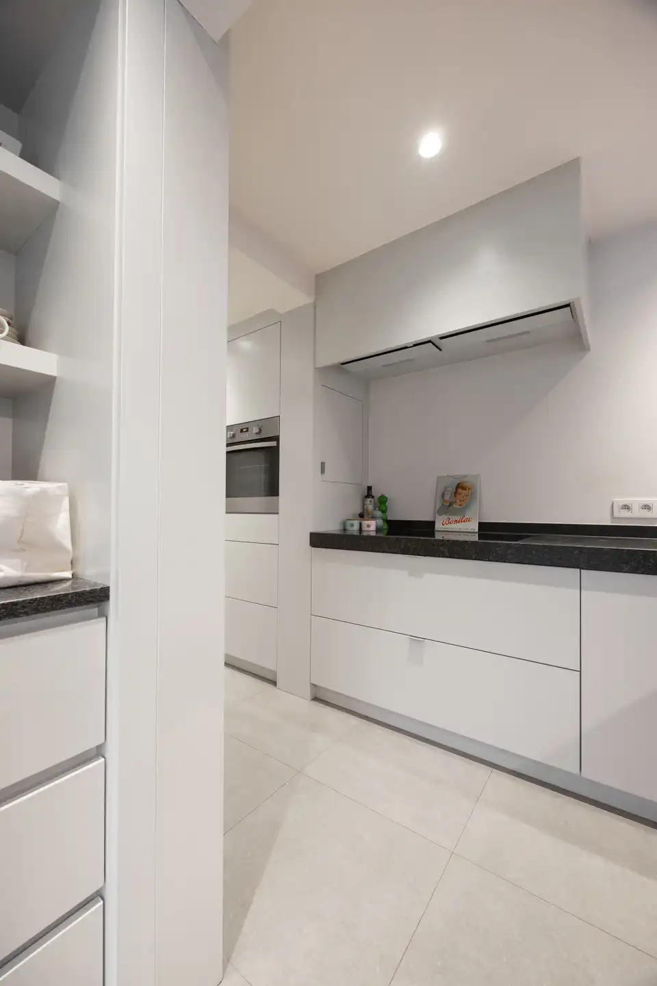 Karakterwoning met brutalistische gevel  in Hof ter Linden foto 14