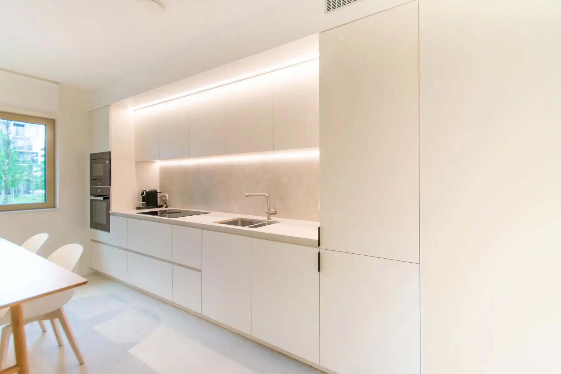 Prachtig gemeubeld 3 kamer appartement met mooi terras foto 5
