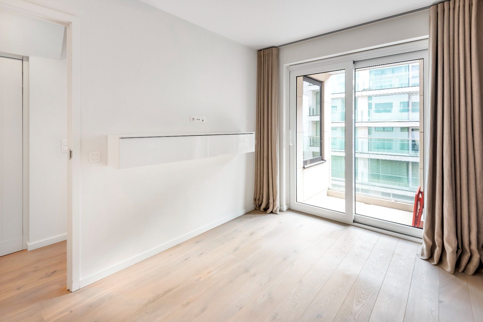 Ruim woonappartement gelegen op wandelafstand van de Zeedijk en het centrum van Knokke. Aankoop inpandige box mogelijk. foto 14