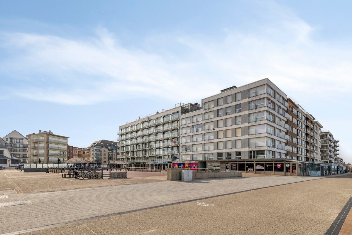 Panoramisch hoekappartement te koop op de Zeedijk van Sint-Idesbald! foto 15