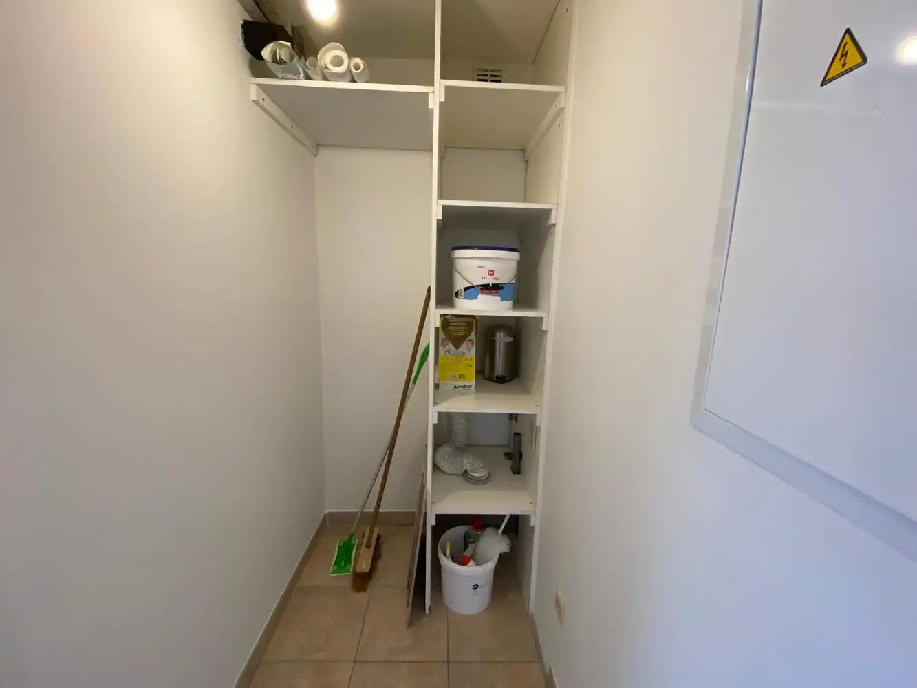 Instapklaar appartement 2de verdieping met lift. foto 22