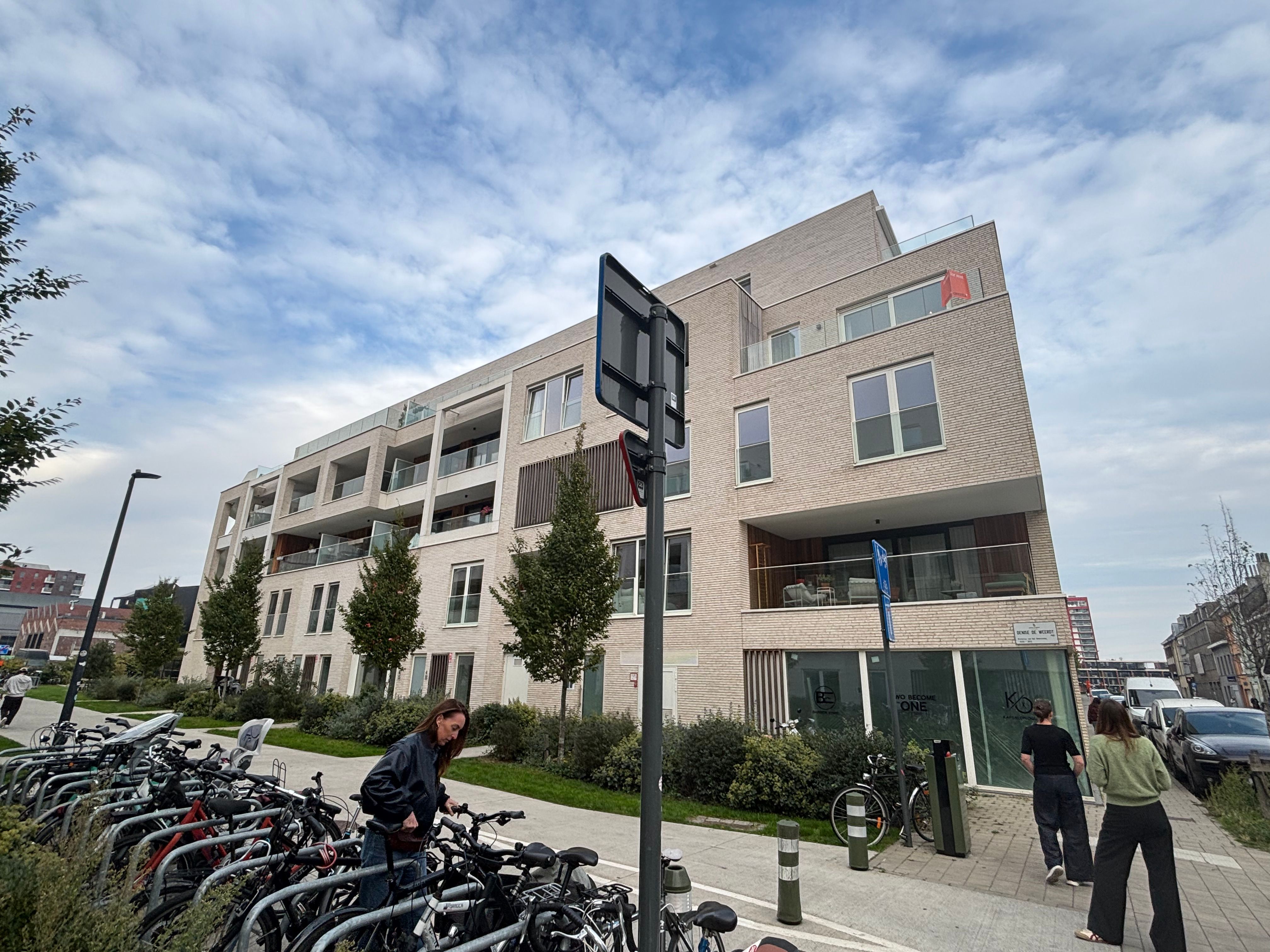 Modern & energiezuinig appartement te huur – Toplocatie nabij Dok Noord, Gent foto {{pictureIndex}}