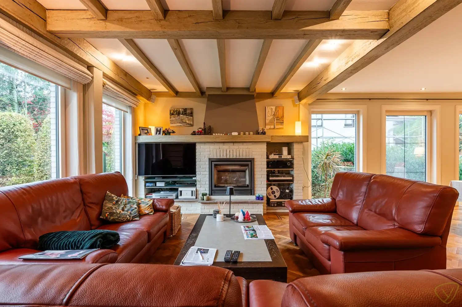 Kwalitatief afgewerkte woning met ruime woonoppervlaktes op een rustige ligging. foto 7