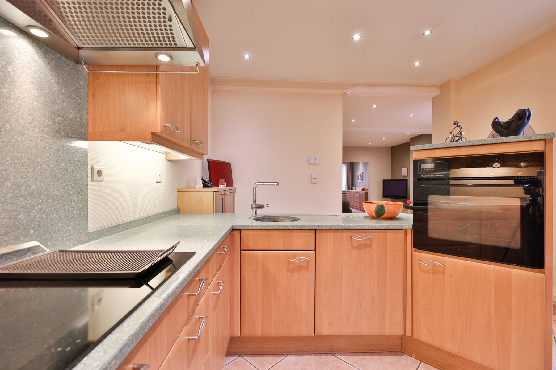 Veelzijdige meergezinswoning met massa’s potentieel foto 10