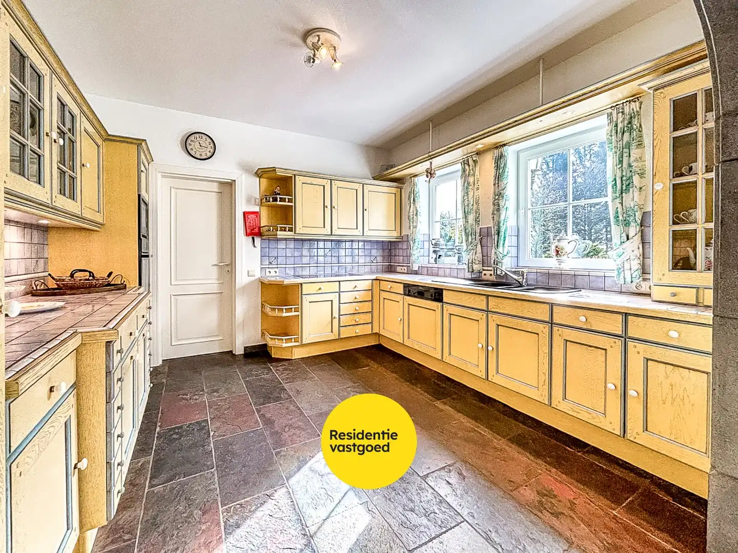 Rustieke Eigendom met Karakter te Tailles! foto 9