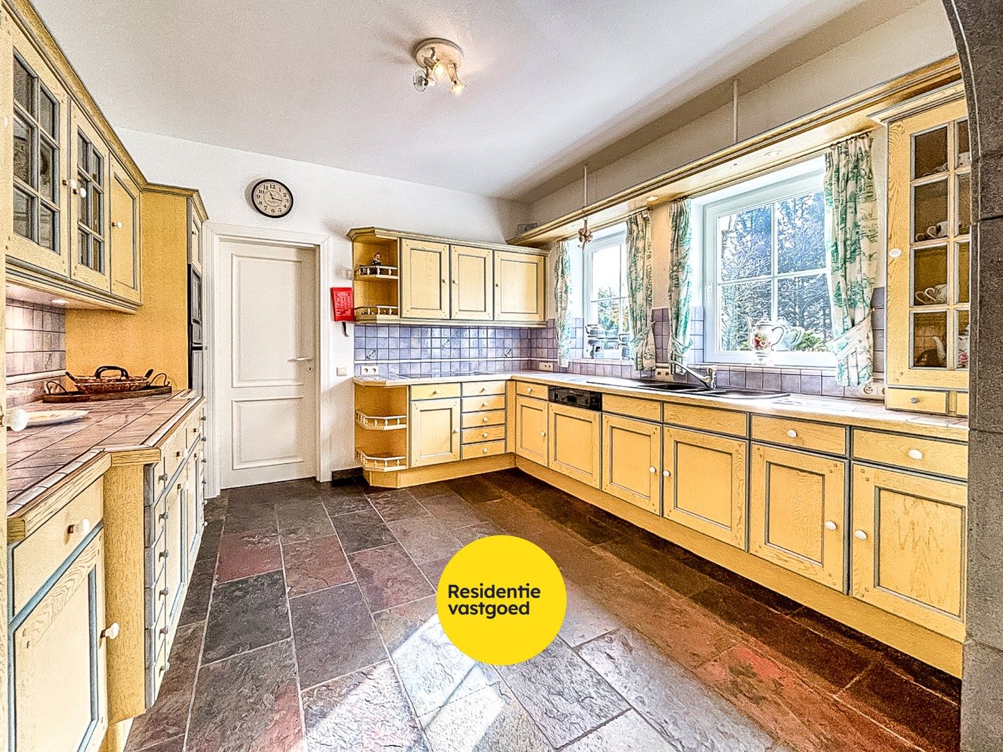 Rustieke Eigendom met Karakter te Tailles! foto 9