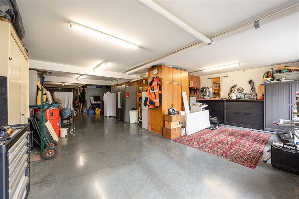 Woning vol potentieel met grote zonnige tuin foto 23