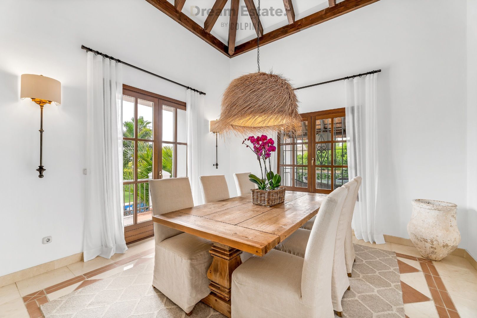 Een werkelijk prachtige Andalusische villa tegenover de golf te Benahavis regio. foto 17