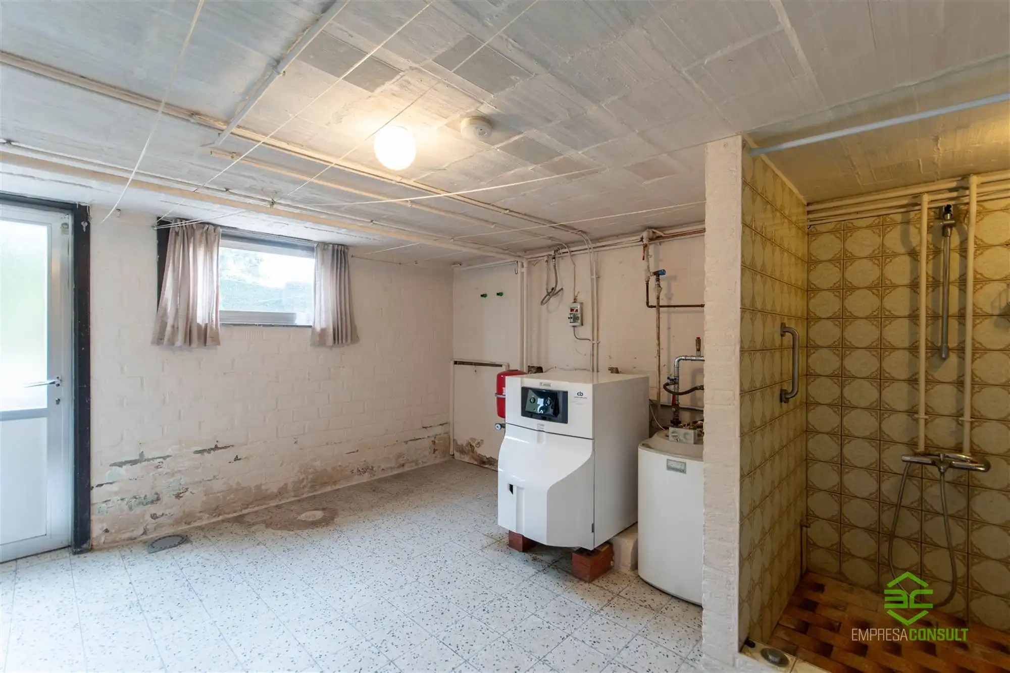 Ruime gezinswoning op een prachtige locatie in Stevoort! foto 14