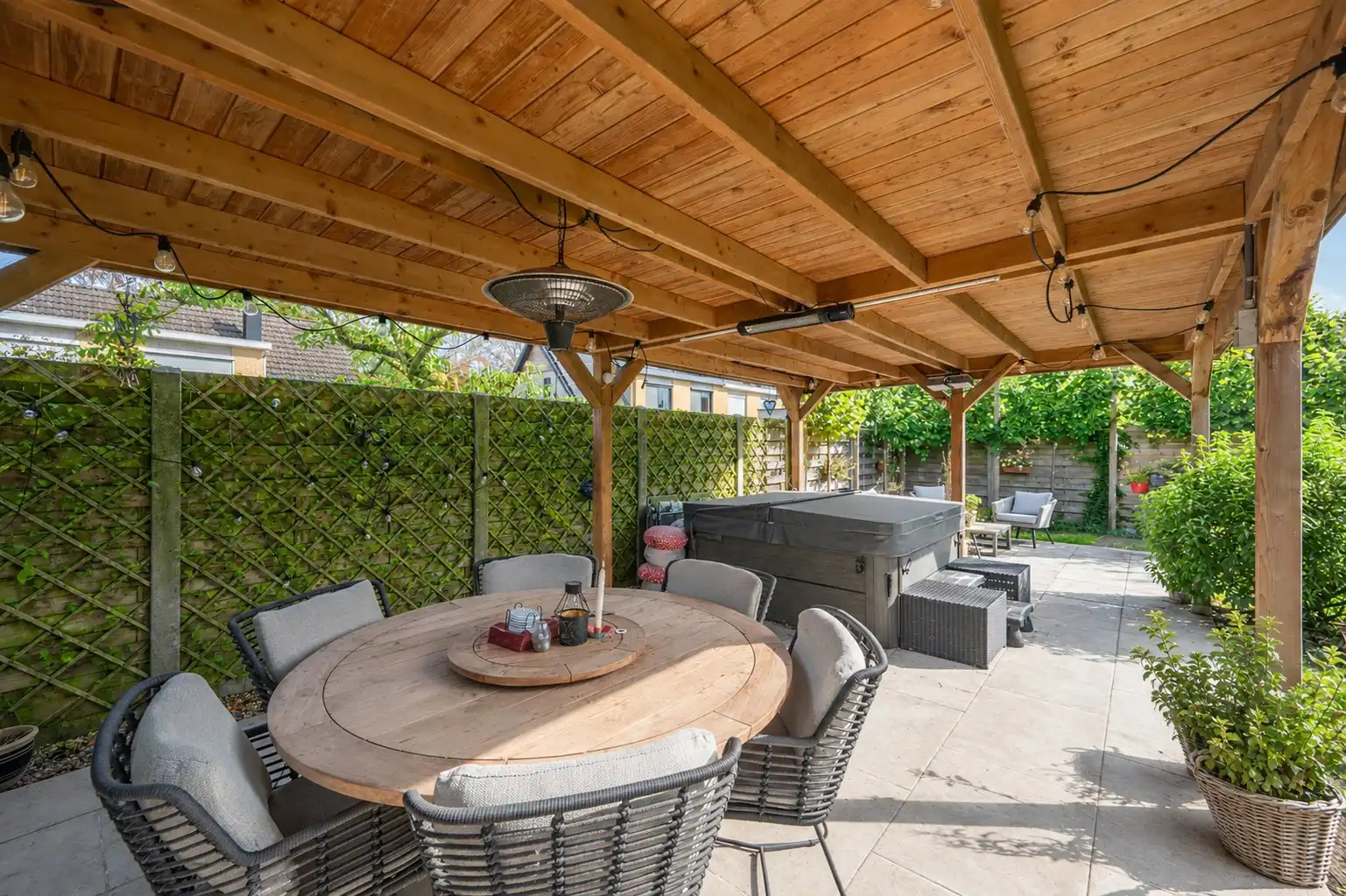Instapklare gezinswoning met gezellige tuin op leuke ligging! foto 14