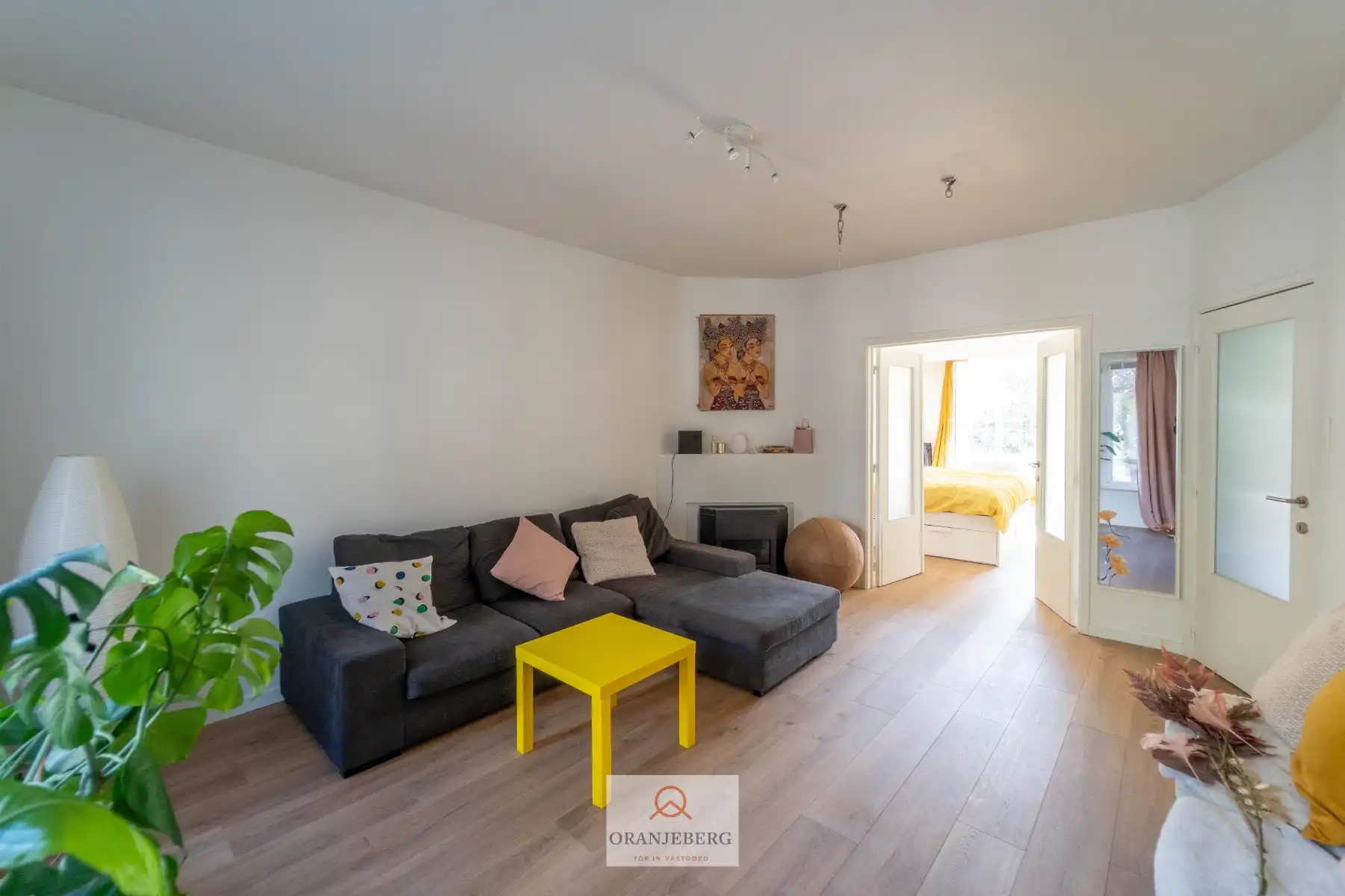 Gezellig 2 slaapkamer appartement nabij Gent-Sint-Pieters met terras en 2 kelderbergingen foto 9