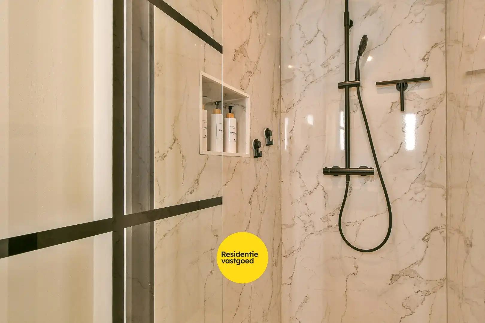 Volledig vernieuwd appartement te koop - achterkant zeedijk Wenduine! foto 18