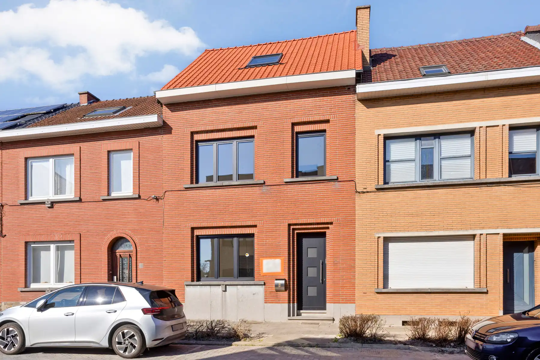 Volledig vernieuwde woning met 3 slaapkamers foto {{pictureIndex}}