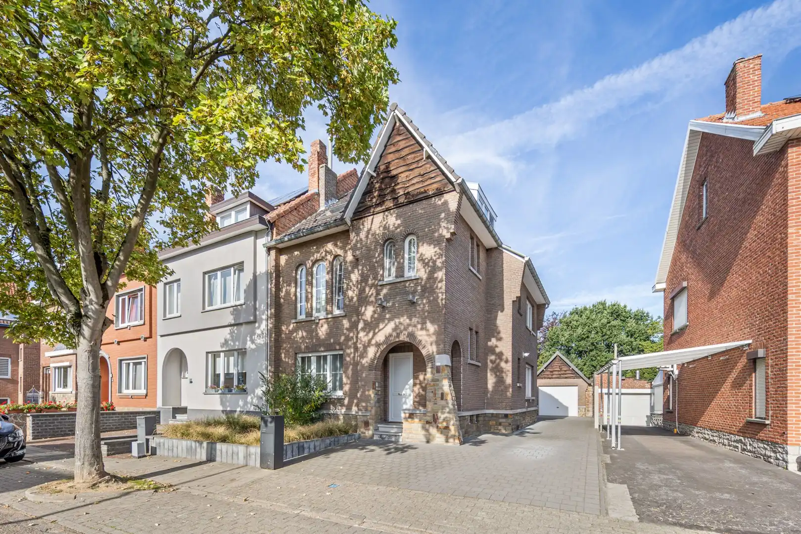 Huis te koop foto {{pictureIndex}}