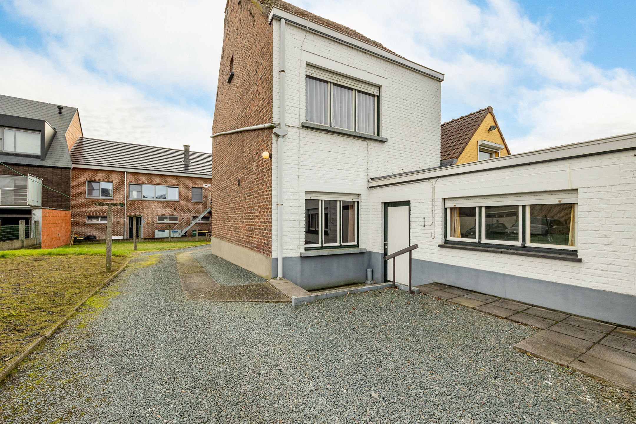 te renoveren 3-gevel woning met tuin foto 11