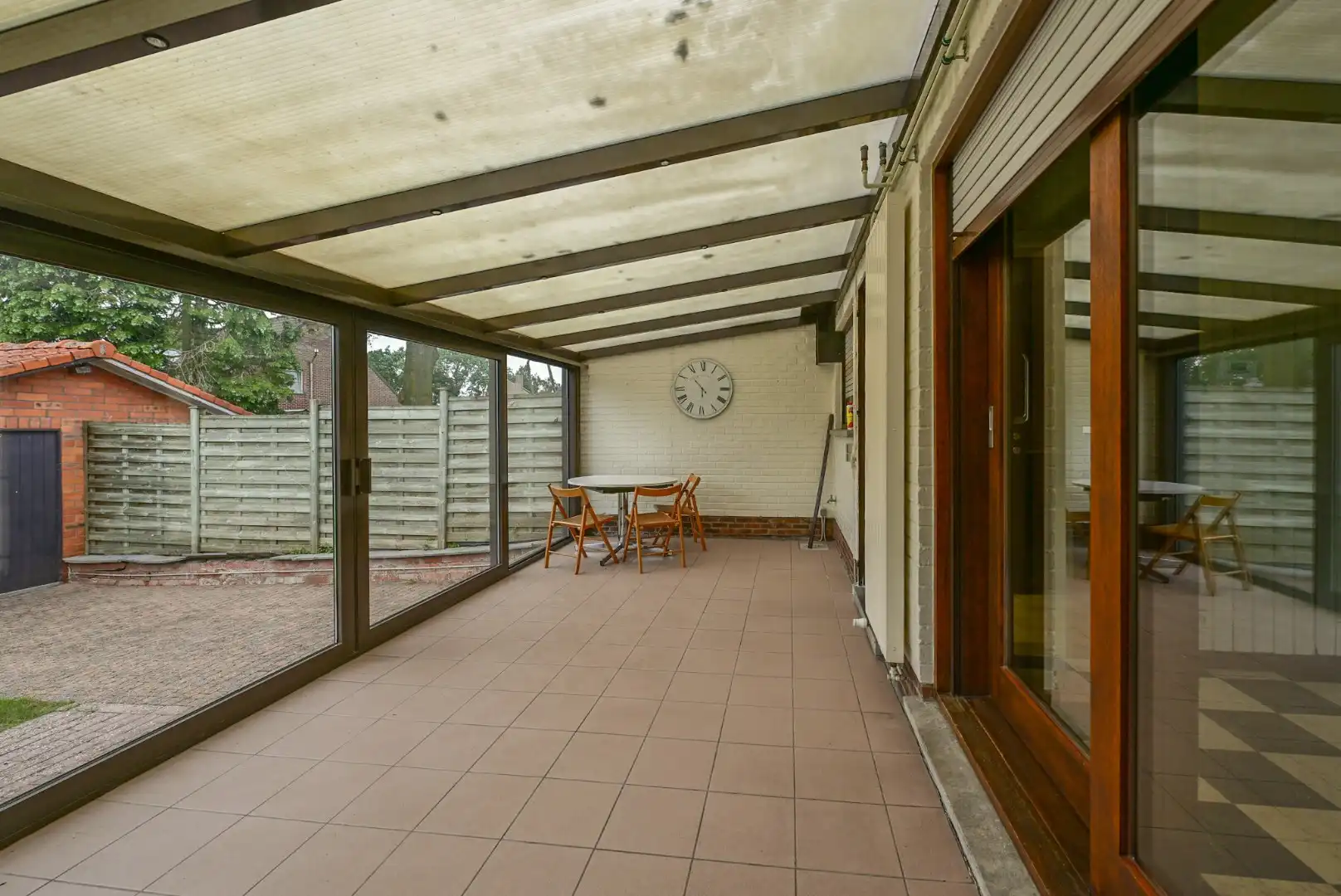 Halfopen bebouwing met 3 slaapkamers en garage op toplocatie foto 5