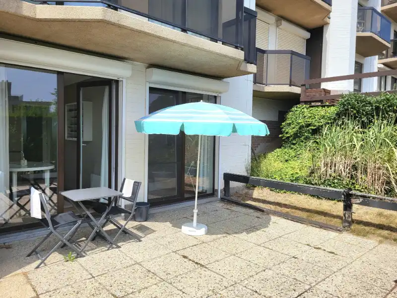Ruim appartement met frontaal zeezicht te koop foto 10