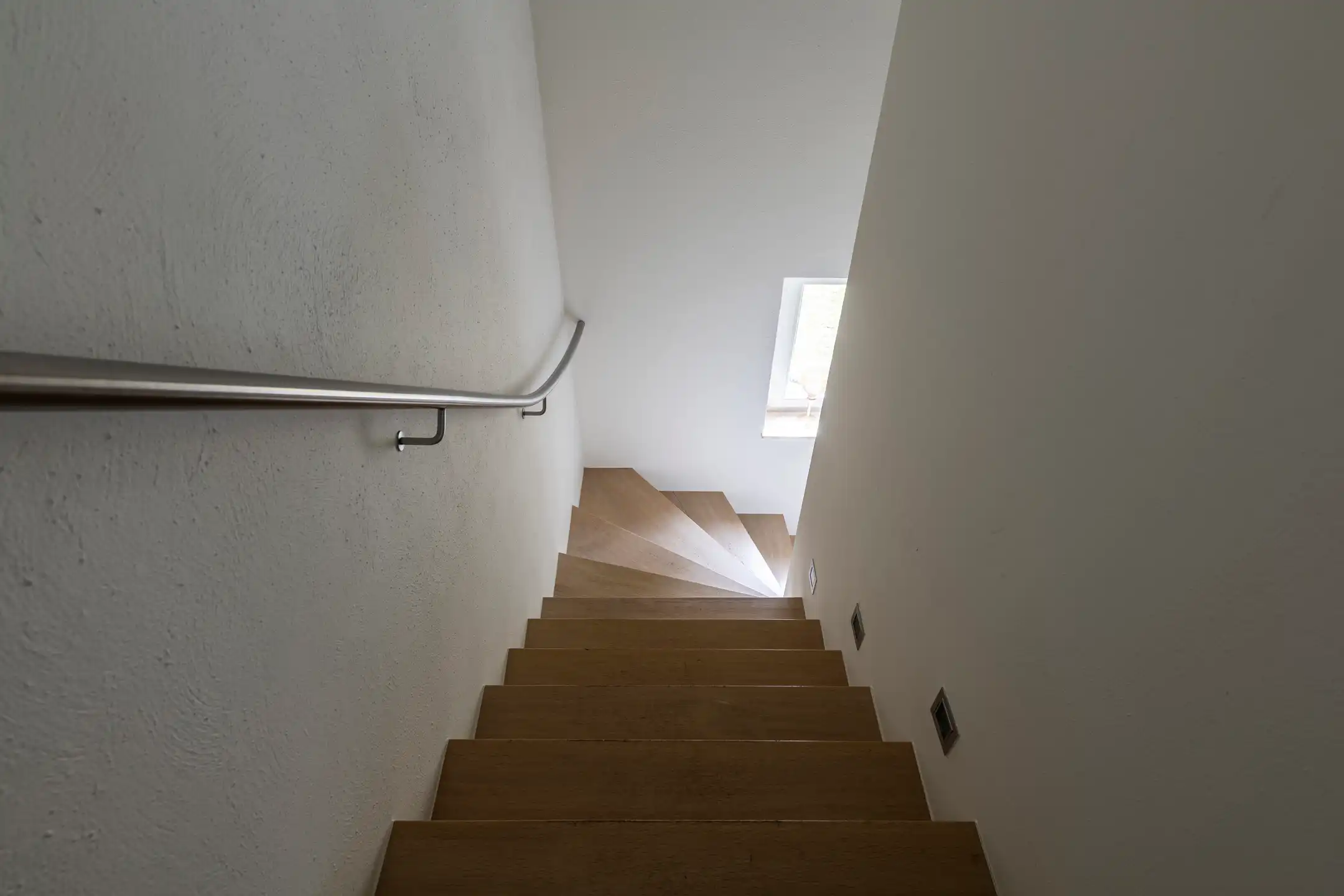 Rustig gelegen vrijstaande woning op 960 m² grond. foto 16