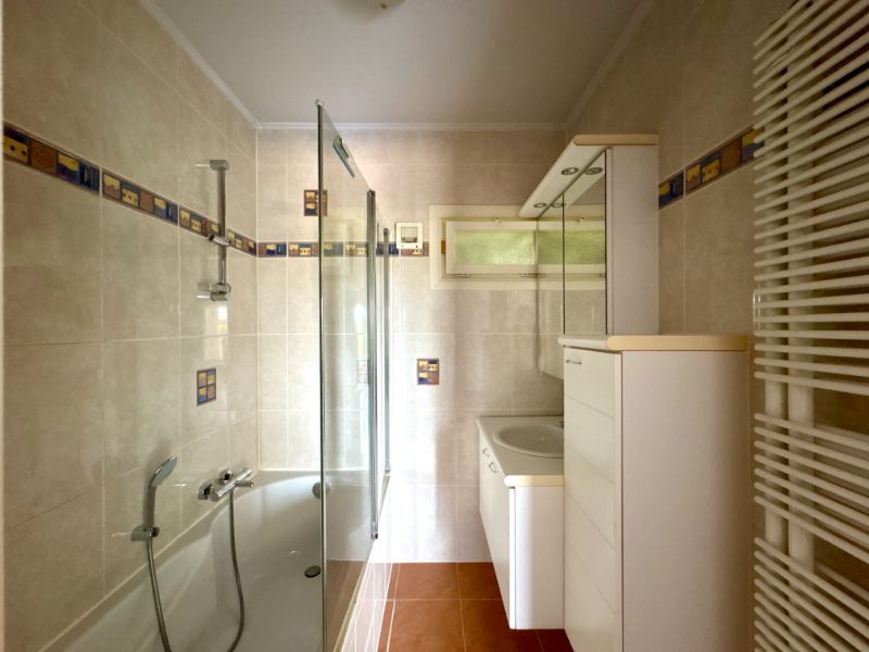Ruime bungalow met 2 slaapkamers en tuin foto 8