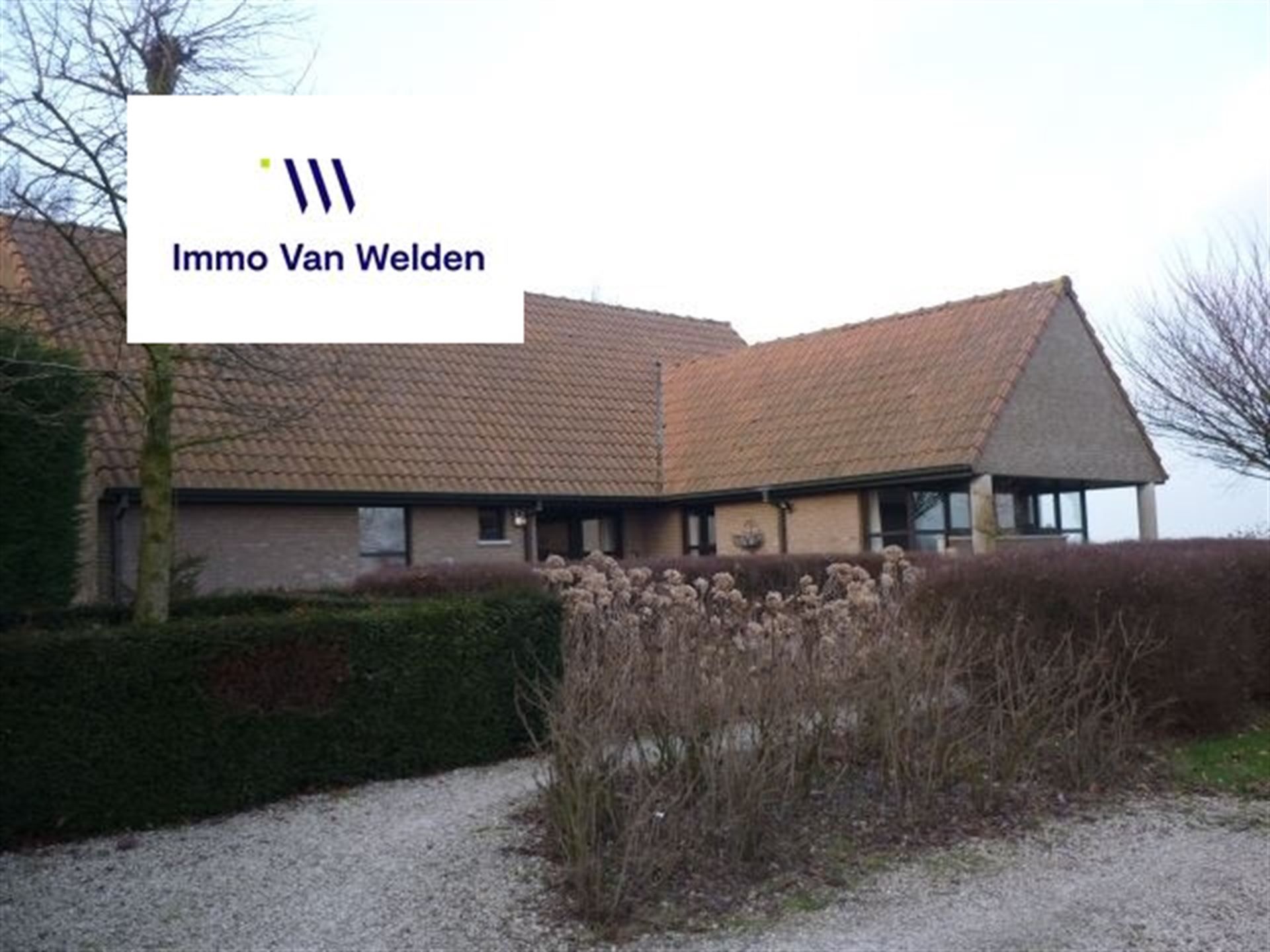 Prachtige gelegen villa te Kruisem in zeer rustige omgeving foto 3
