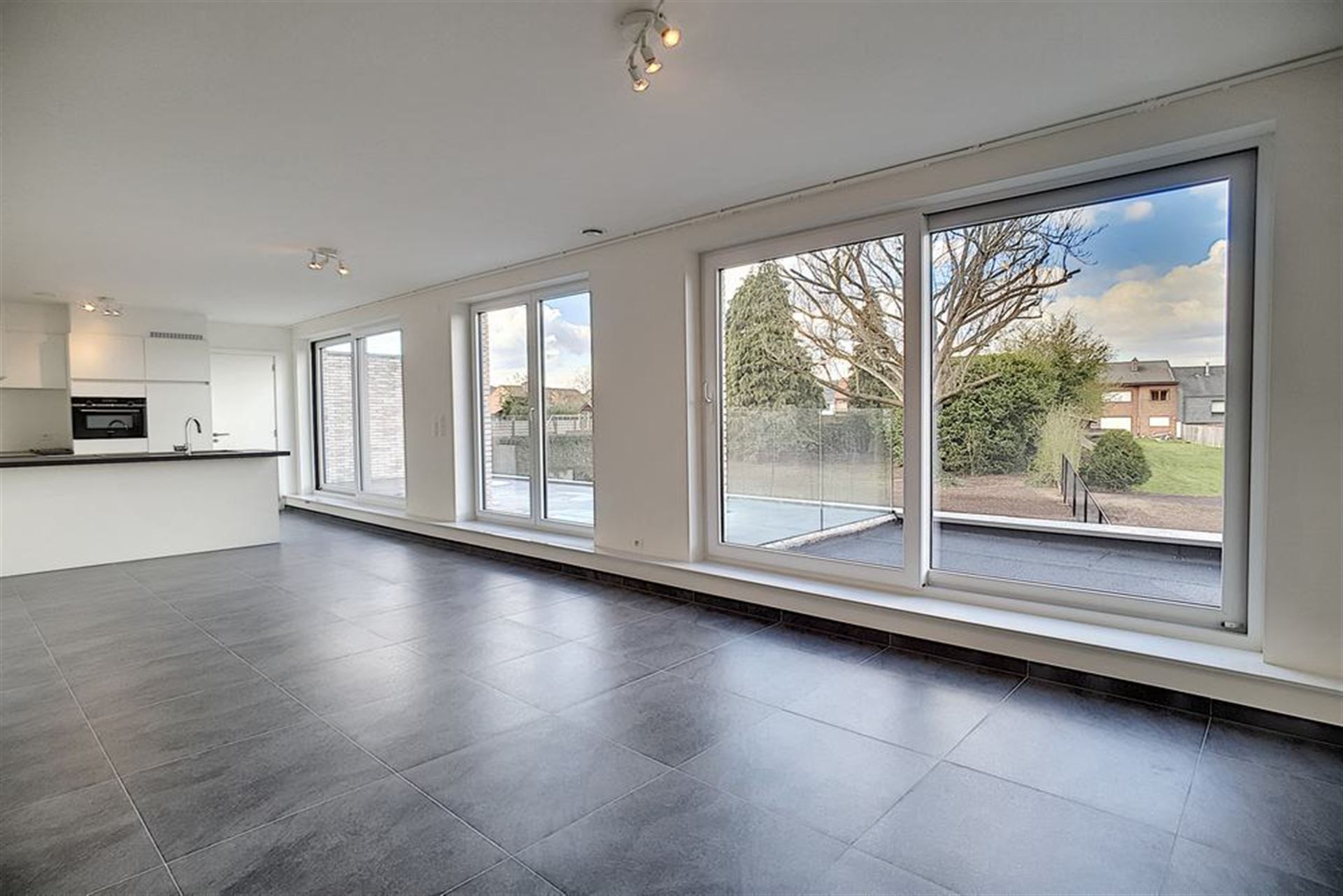 Appartement foto {{pictureIndex}}