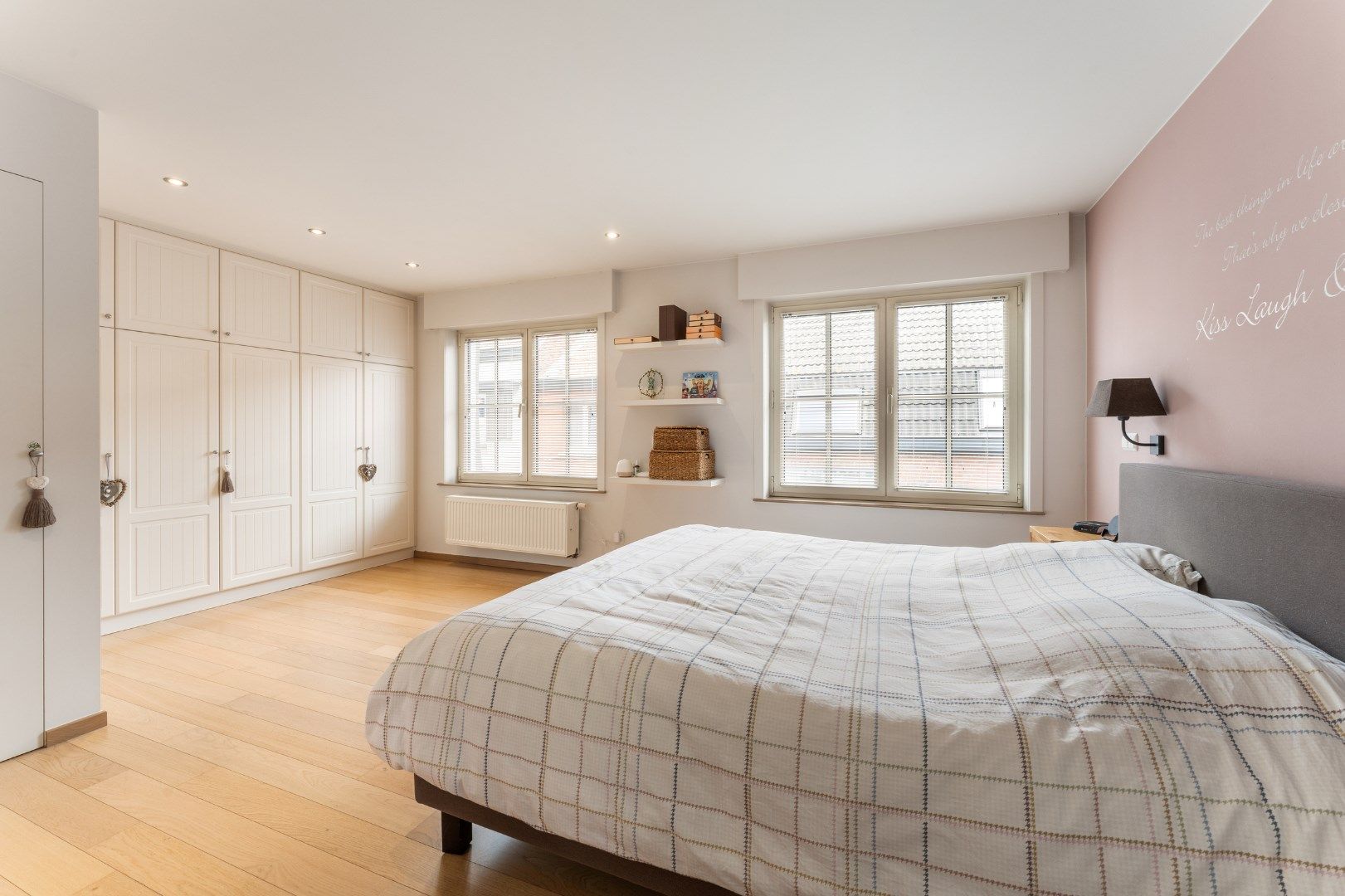 PRACHTIGE WONING MET EIKEN BIJGEBOUW | HANDELSRUIMTE & 4 GARAGES!!!  foto 15