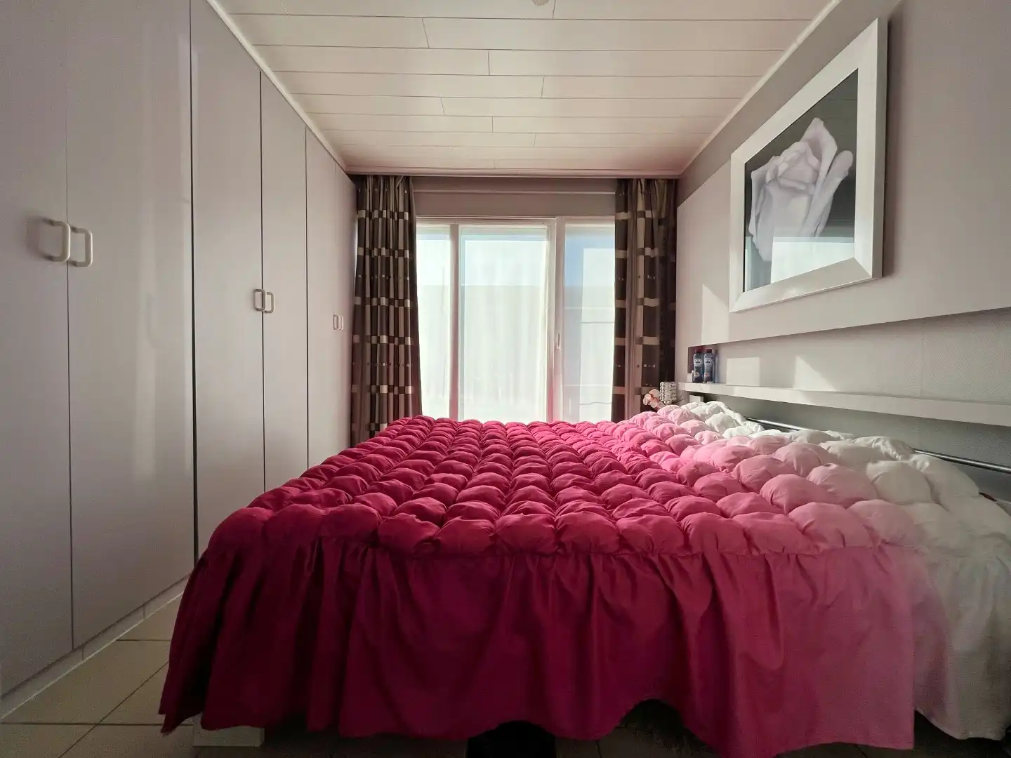 Instapklare woning met 4 slaapkamers, zonnige tuin en carport. foto 7
