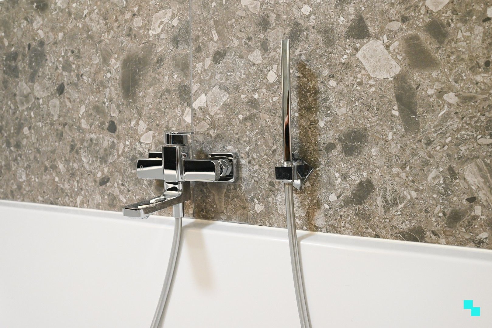 Uitzonderlijk hoogwaardig afgewerkt gelijkvloers appartement langs de Mandel foto 22