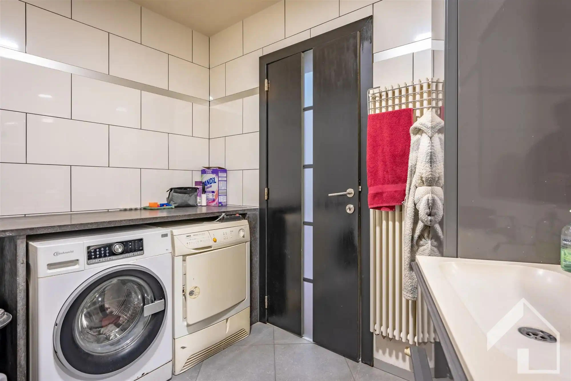 Gelijkvloers handelspand met 2 appartementen foto 20