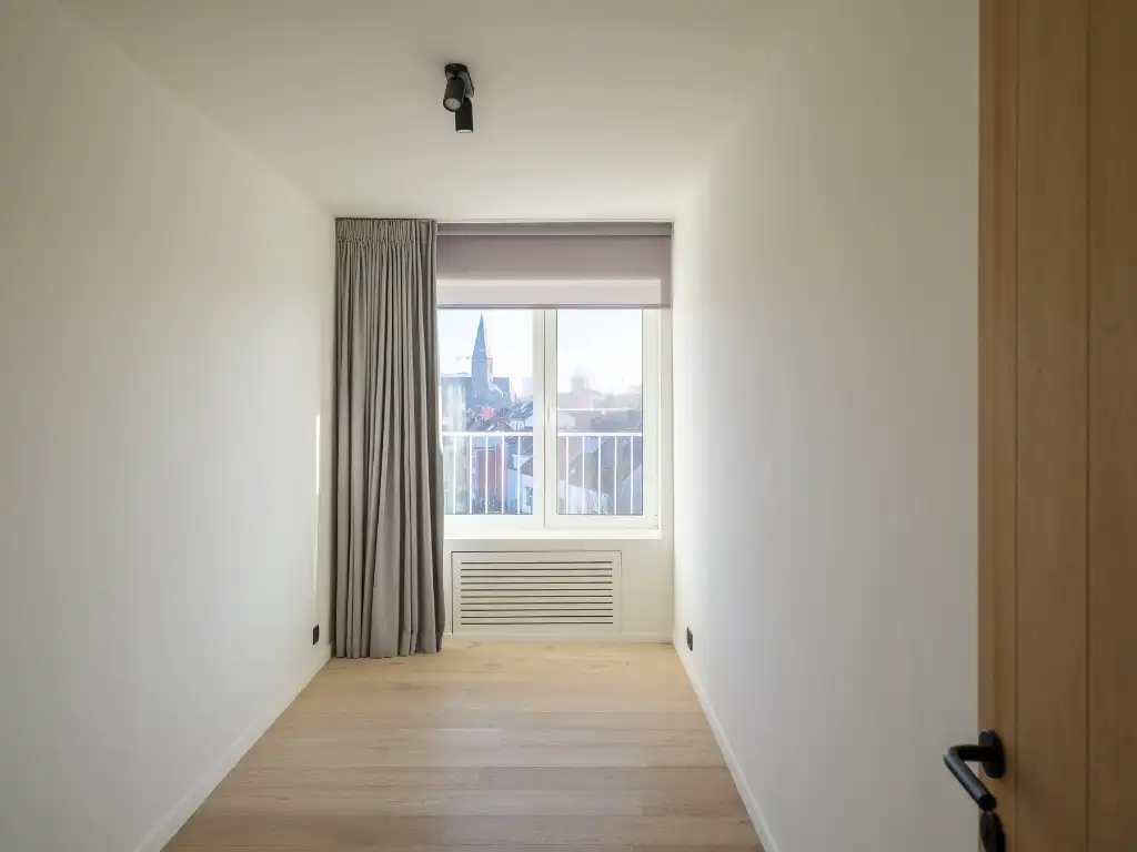 Ruim en lichtrijk 3 slpk appartement met terras nabij het station Gent-Sint-Pieters foto 15