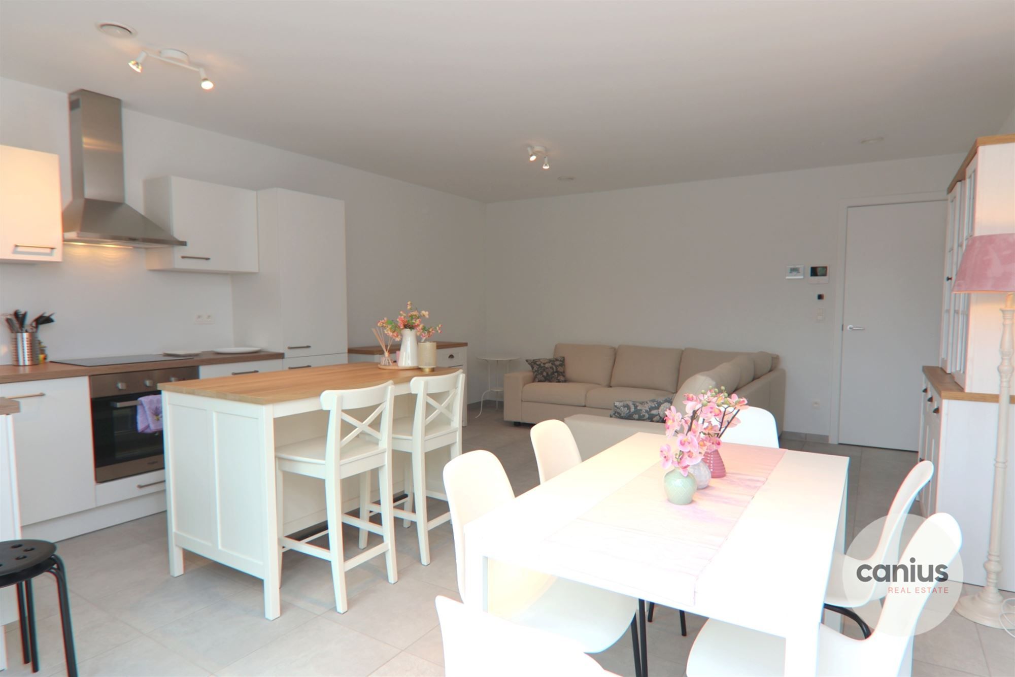 APPARTEMENT MET 2 SLPKS NABIJ HET CENTRUM foto 3