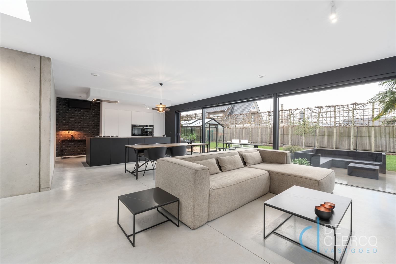 Prachtige villa met mooie tuin te koop in Lochristi!  foto 3