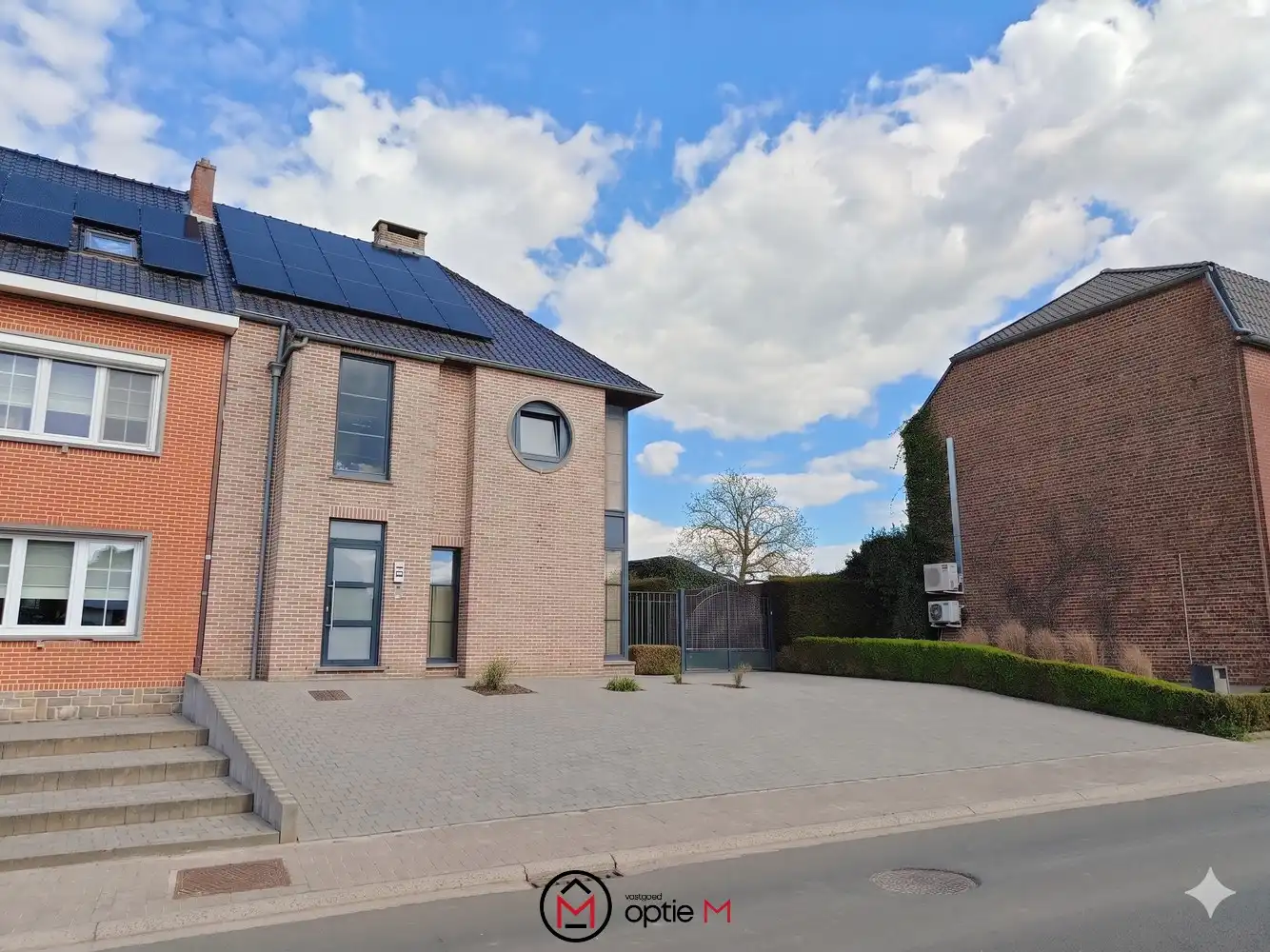 Halfopen woning te huur in Rijkhoven (Bilzen) – Ruime gezinswoning met grote tuin foto 2