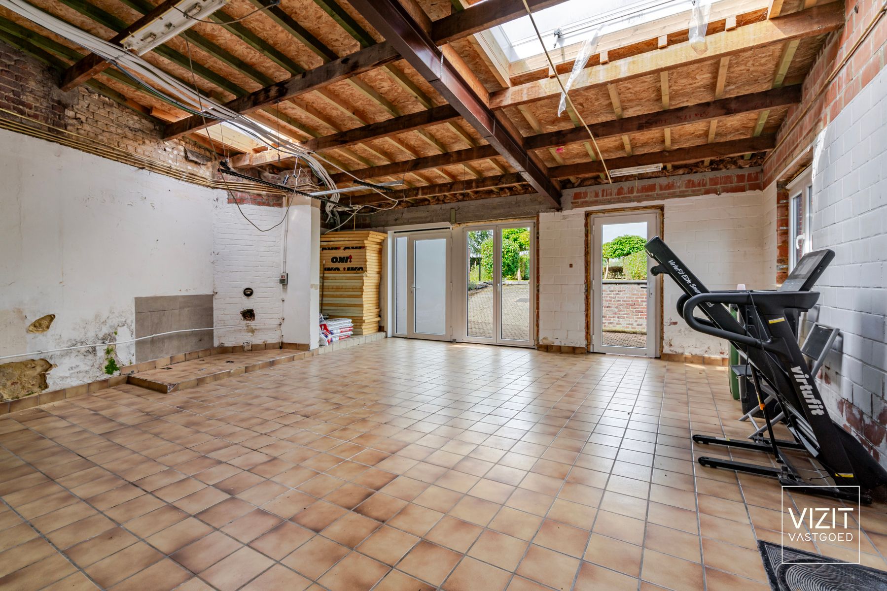 Zeer ruime halfopen woning aangename tuin foto 9