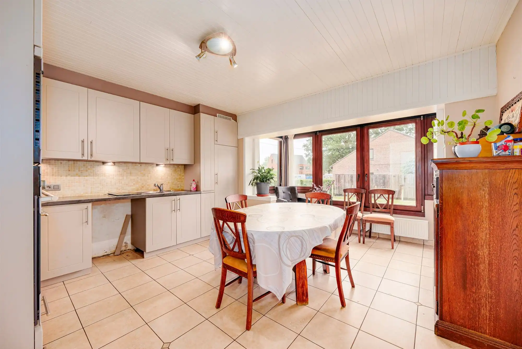 Ruime open bebouwing met 5 slaapkamers op een perceel in het landelijke Eindhout foto 9