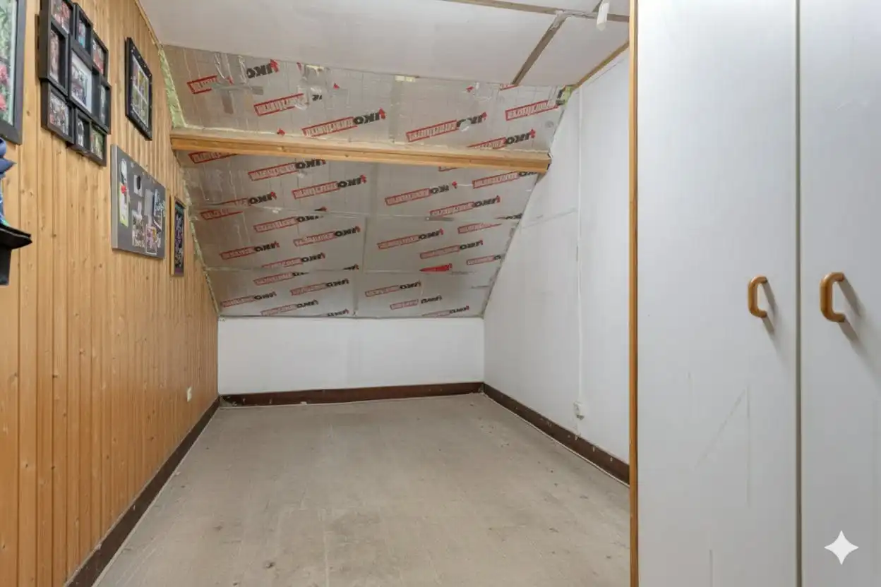 Instapklaar huis te koop nabij het centrum van Izegem. foto 11