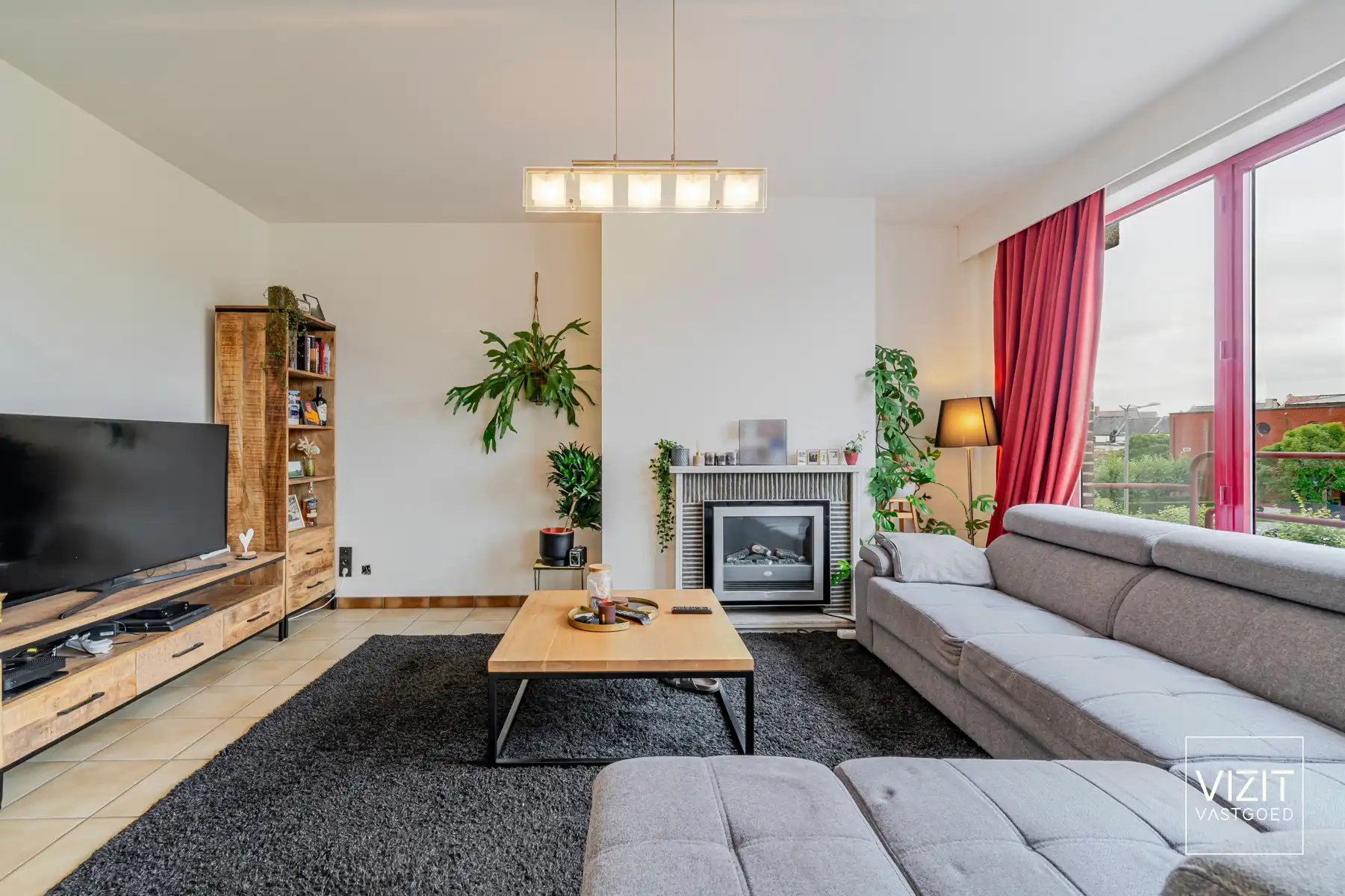 Ruim 2-slaapkamerappartement foto {{pictureIndex}}