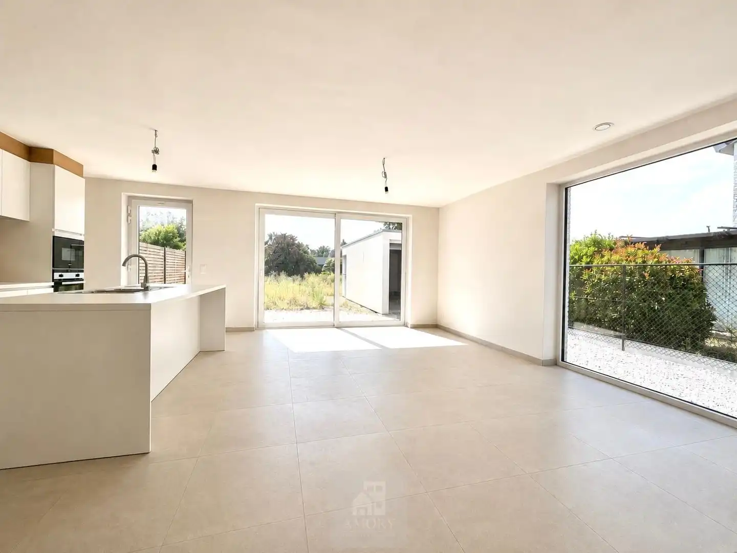 Zeer ruime en moderne halfopen nieuwbouwwoning foto 13
