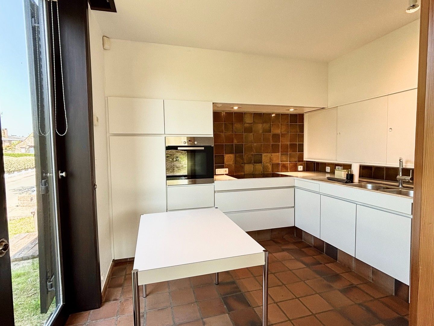 Bijzondere modernistische Villa te huur residentieel gelegen foto 5