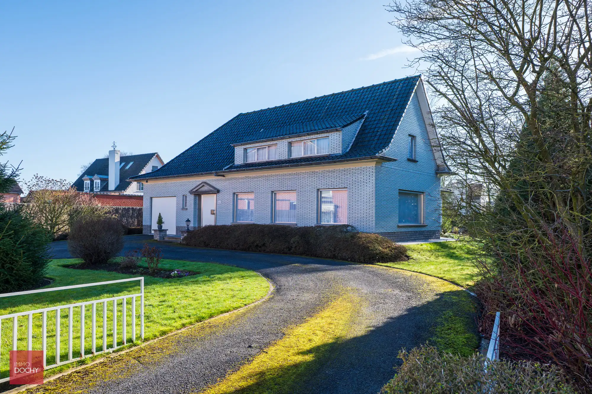 Hoofdfoto van de publicatie: Alleenstaande zongerichte woning op topligging