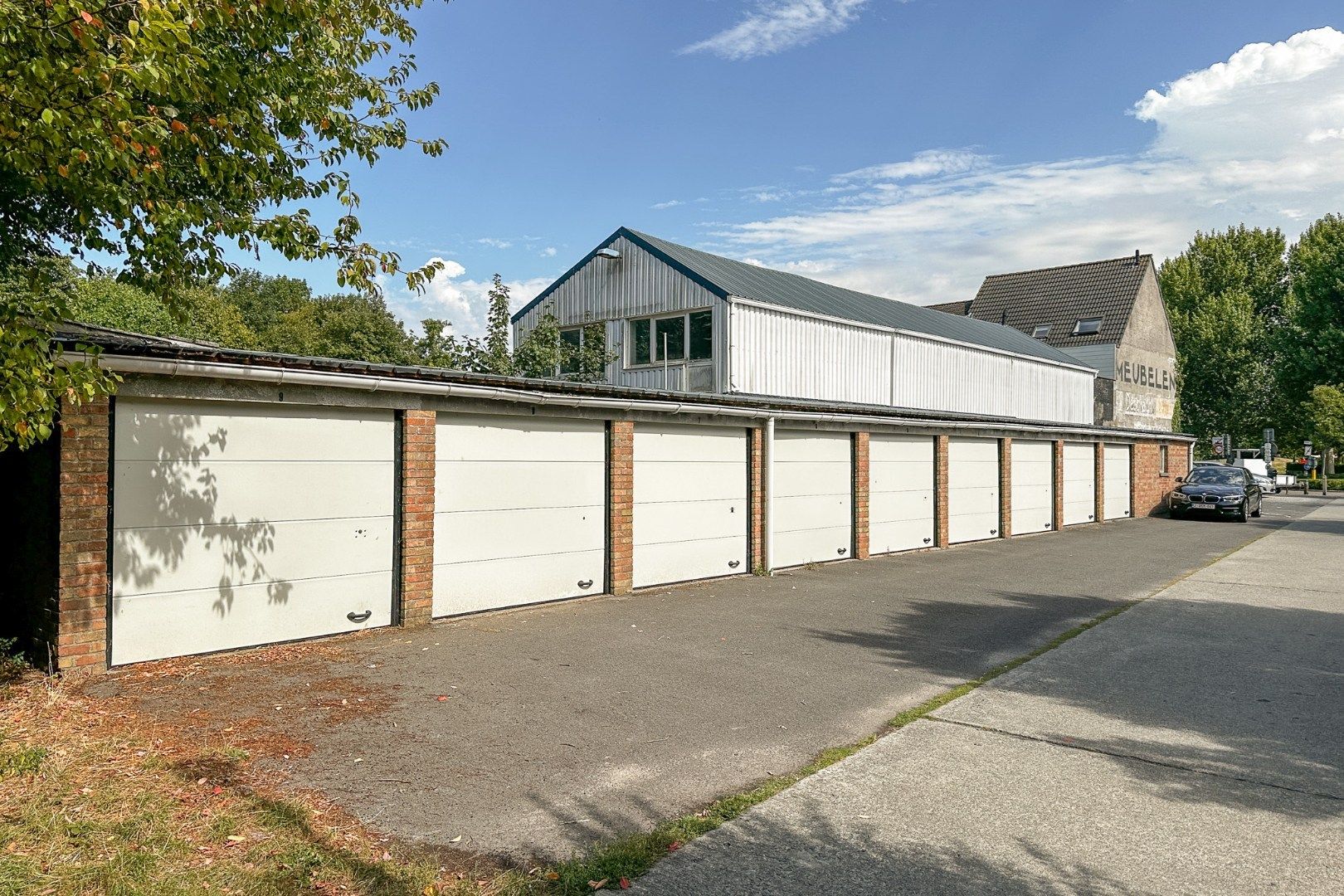 11 garageboxen als geheel te koop in centrum Zandvoorde foto 5