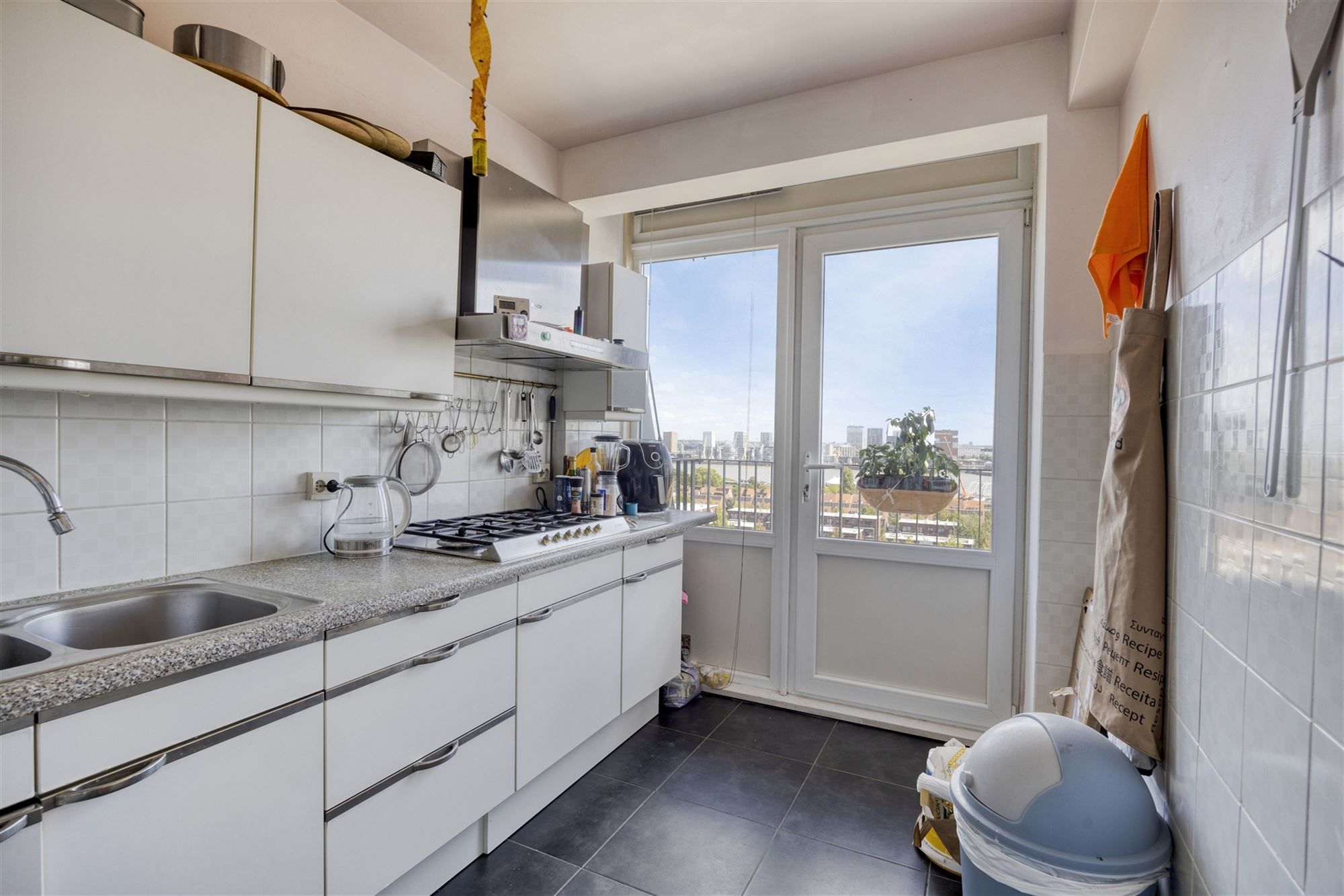 Verhuurd appartement met drie slpk en terras met prachtig uitzicht foto 4