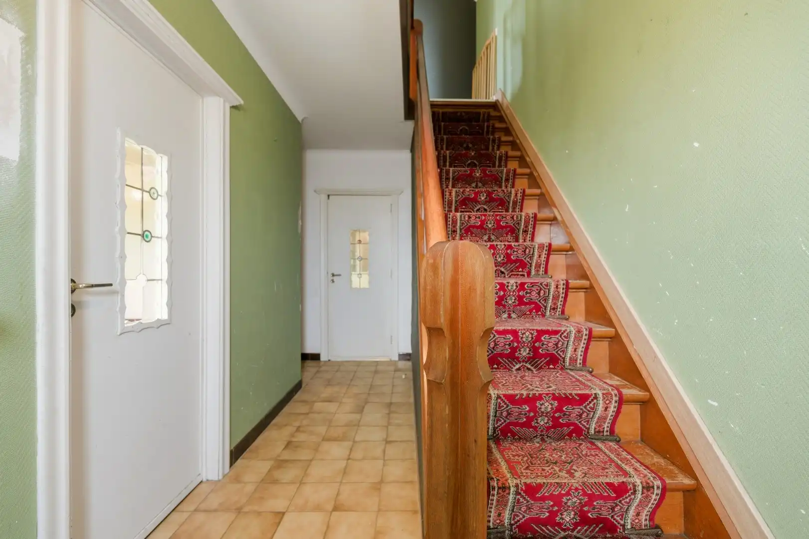 Op te frissen open bebouwing met veel ruimte en potentieel foto 5