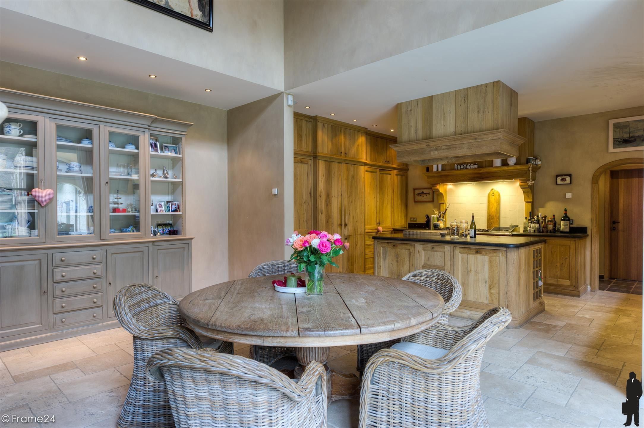 Markante villa op ca. 1 Ha. grens Brasschaat/Kapellen! foto 6