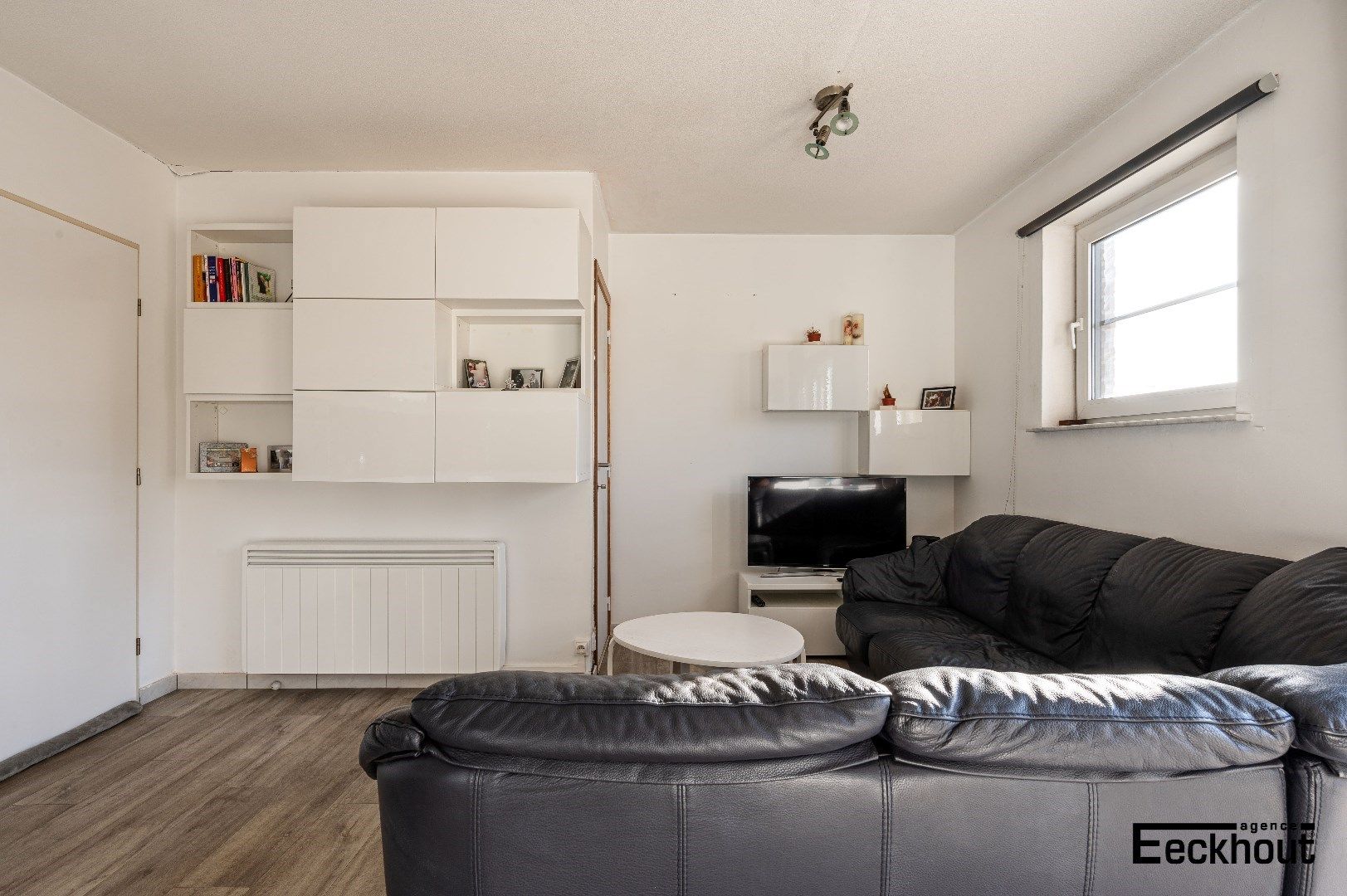 Instapklare woning met garage en tuin op enkele passen van het strand! foto 6