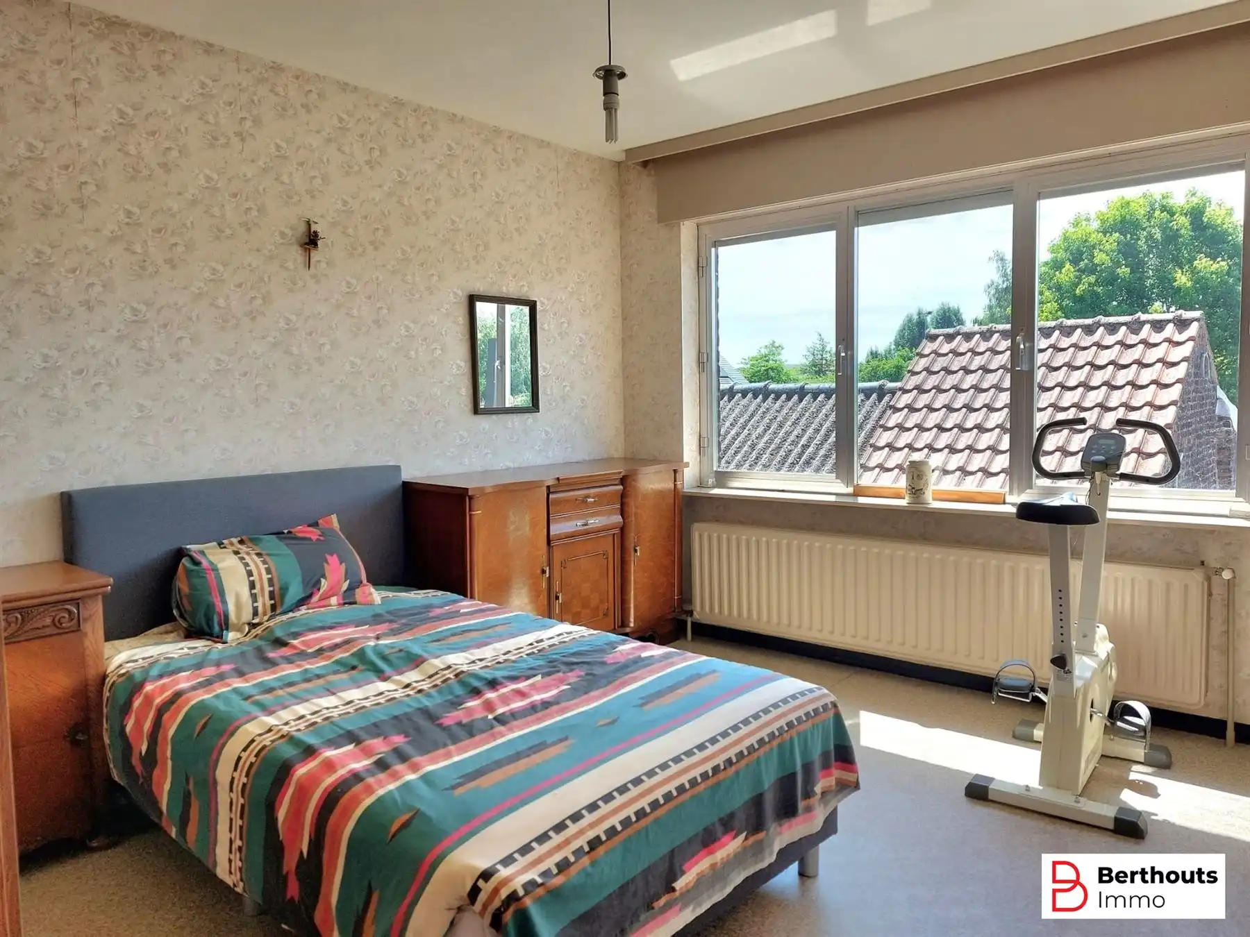 SUPER GELEGEN RIJWONING MET GARAGE  foto 7