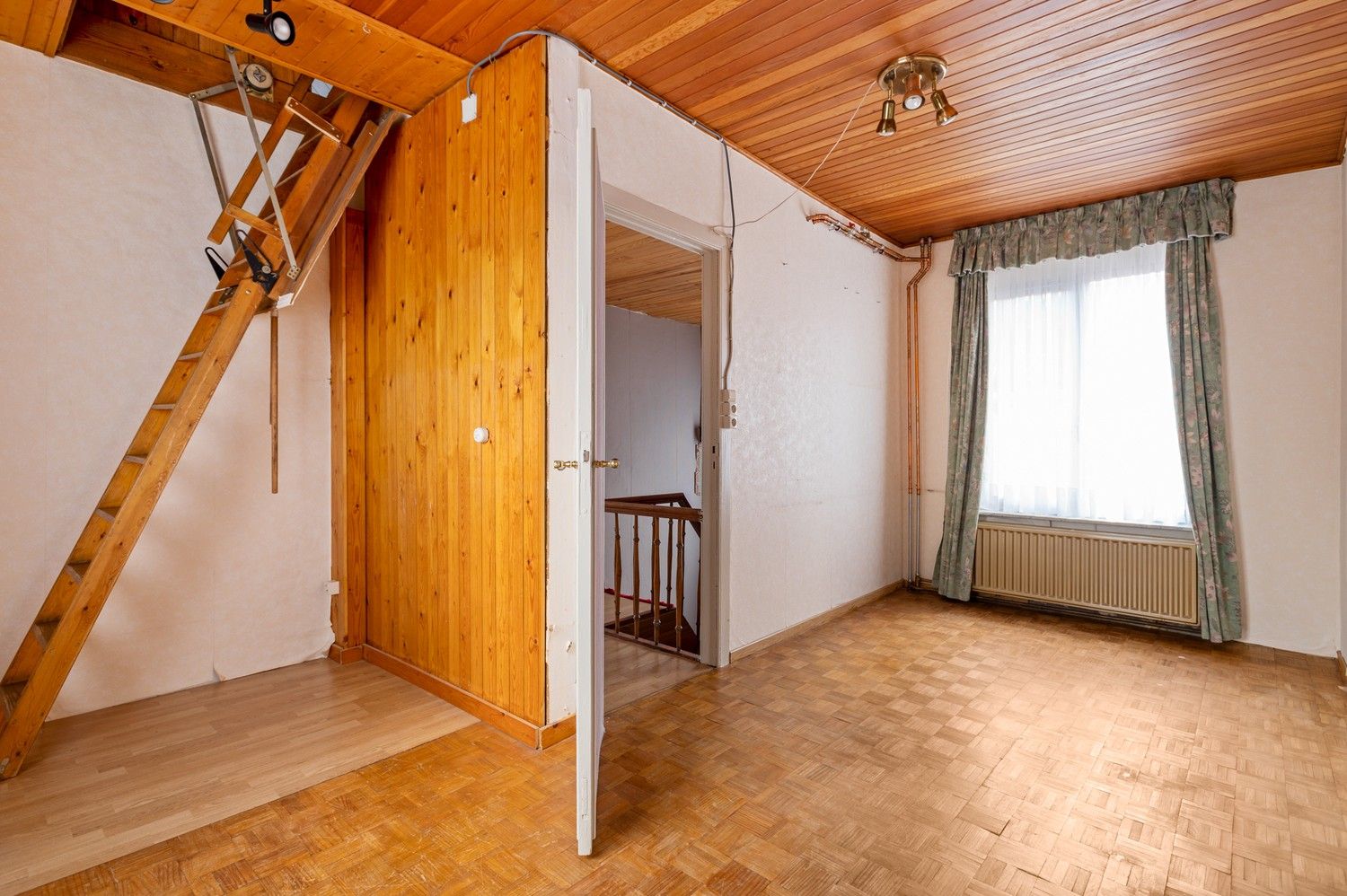 Te renoveren woning op toplocatie te Lier! foto 12